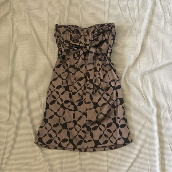 Mini Dress with Pockets - Picture 2 of 3